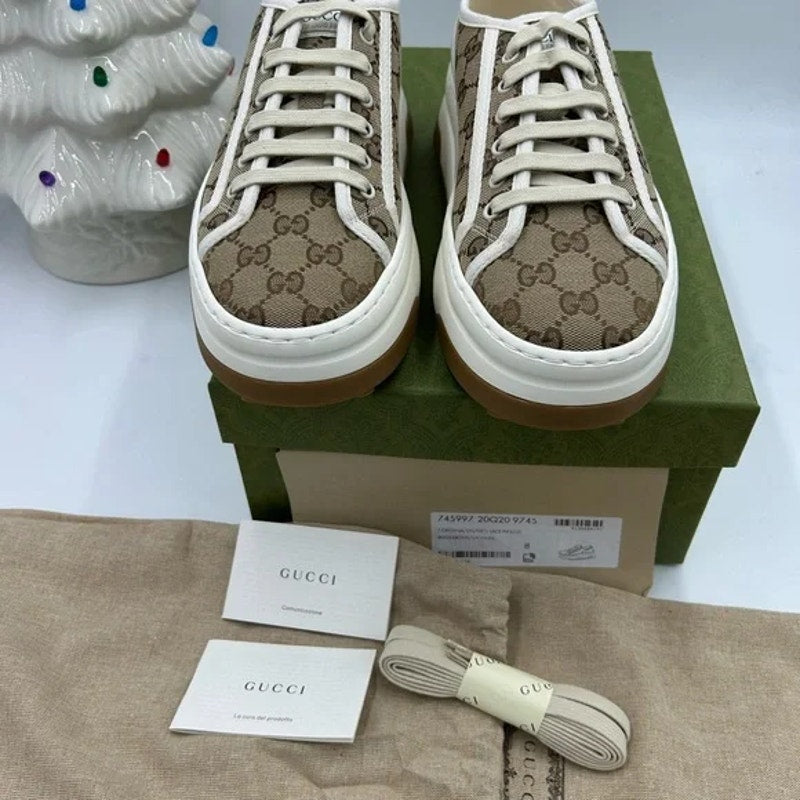 Men's Gucci GG canvas low top platform sneaker size 9, made in Italy