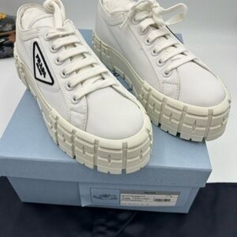 Women's Prada double wheel chunky low top sneakers size 40 made in Italy