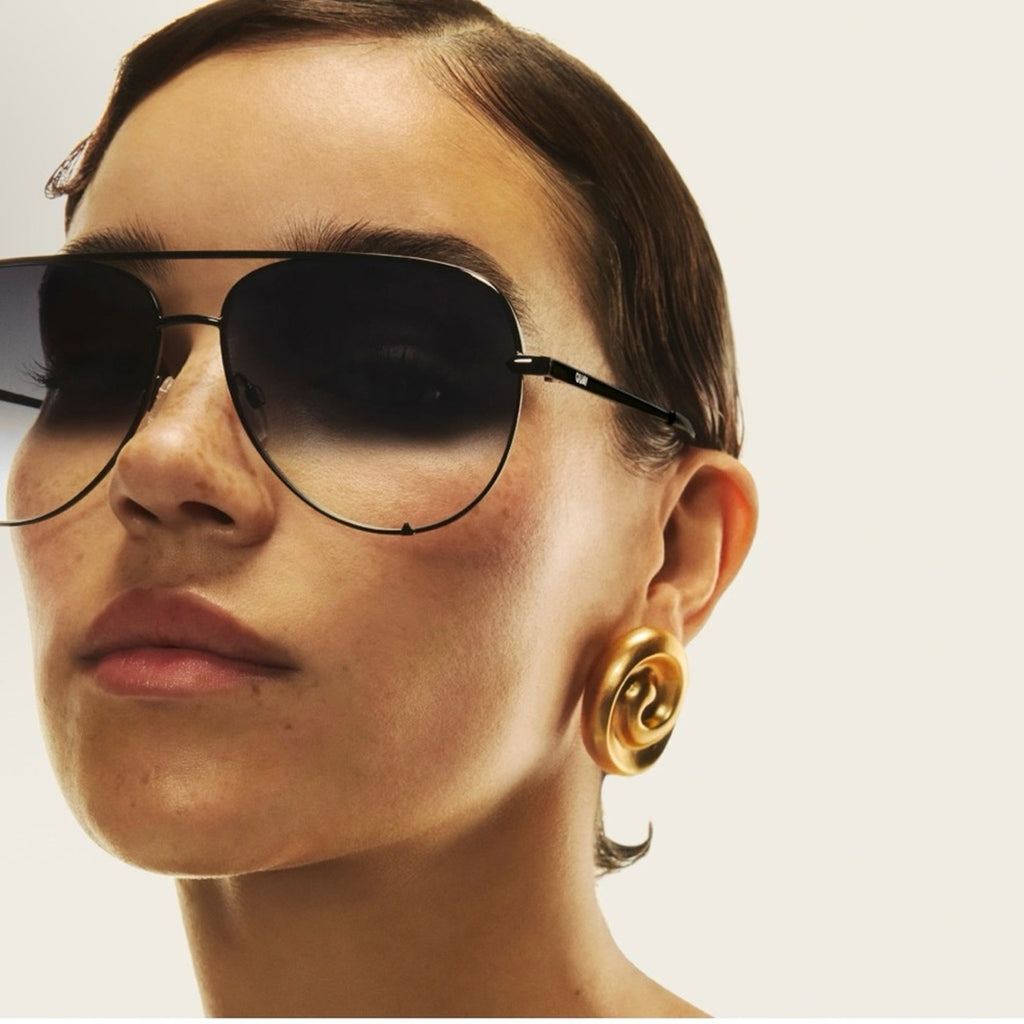 QUAY, HIGH KEY NWOT’s aviator style, Unisex black w/black gradient lenses