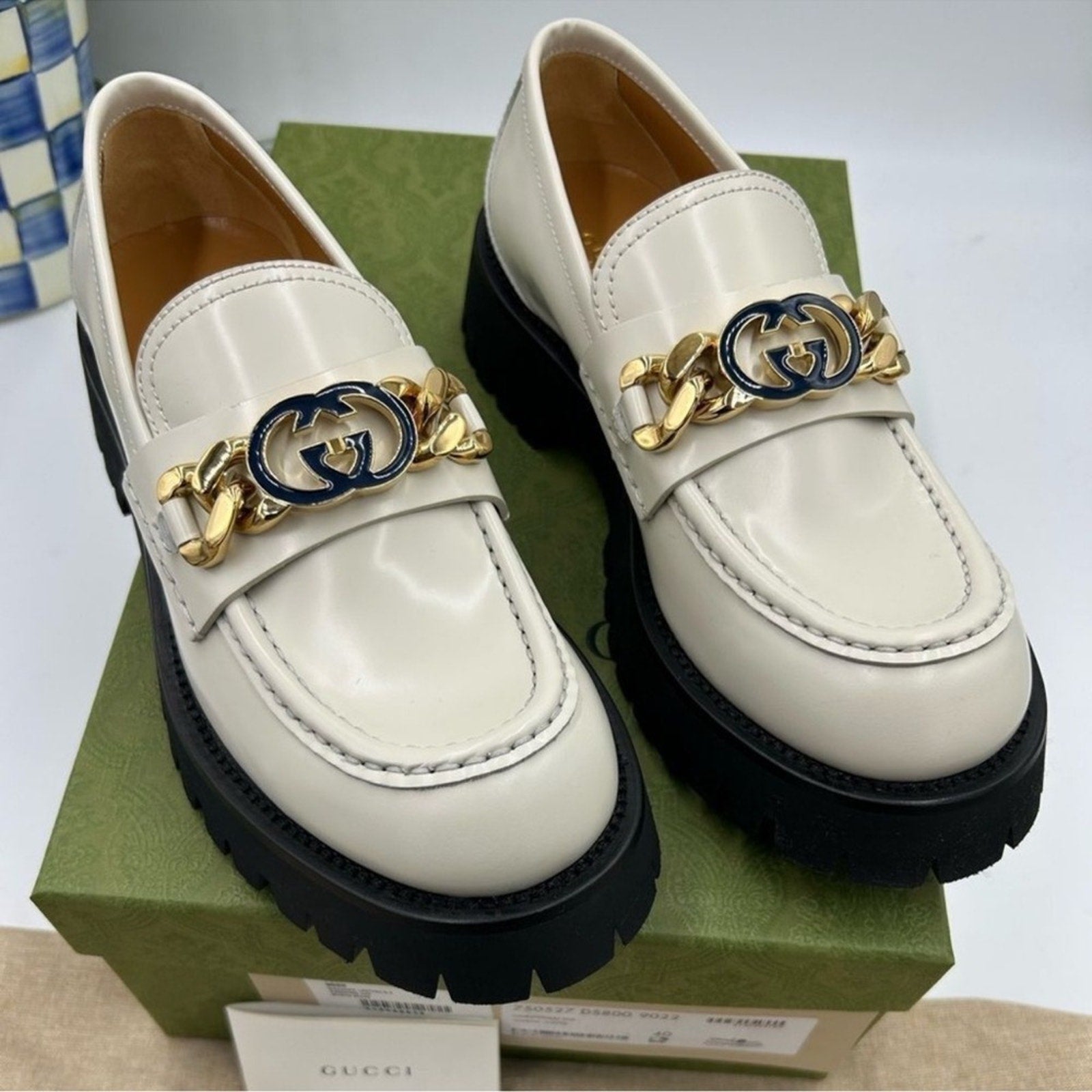 Women's Gucci interlocking GG patent leather loafers Size 40 
Made in Italy