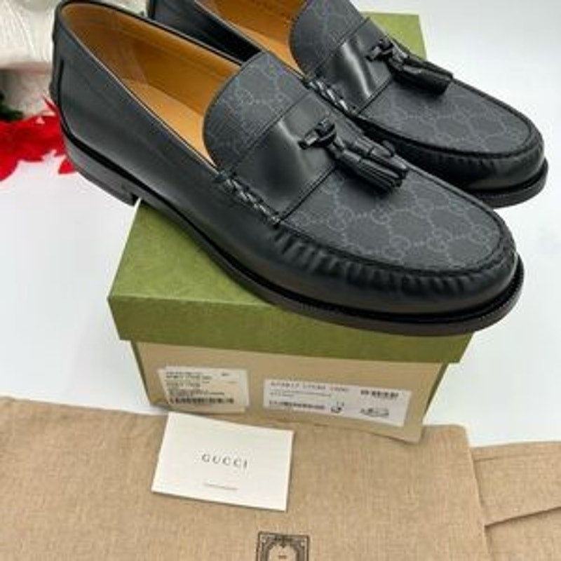 Men's Gucci GG Supreme, tassel loafers size 13 made in Italy