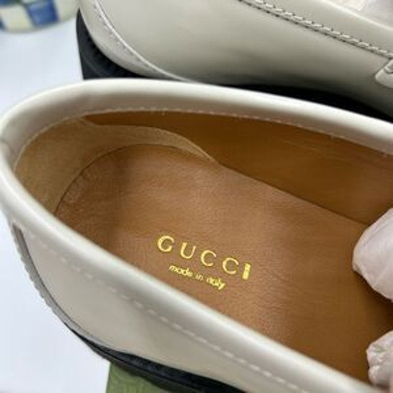 Women’s Gucci interlocking GG patent leather loafers size 37 made in Italy