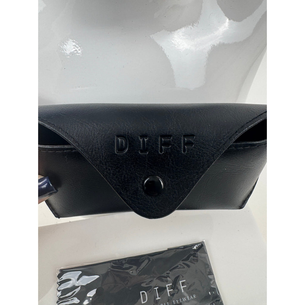 DIFF NWOT Pink & Gold Genevive Oversized Sunglasses With Case