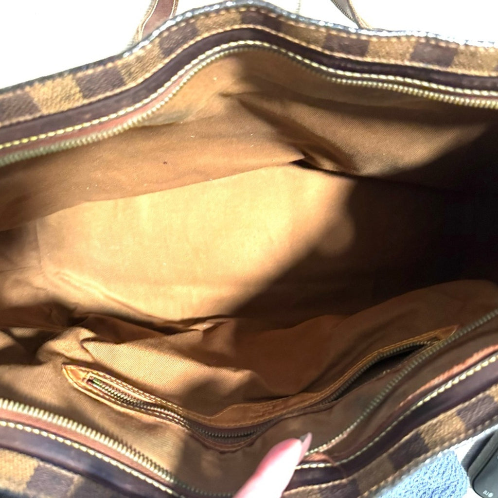 Louis Vuitton Damier Ebene tote, similar size to a Neverful..and functionality