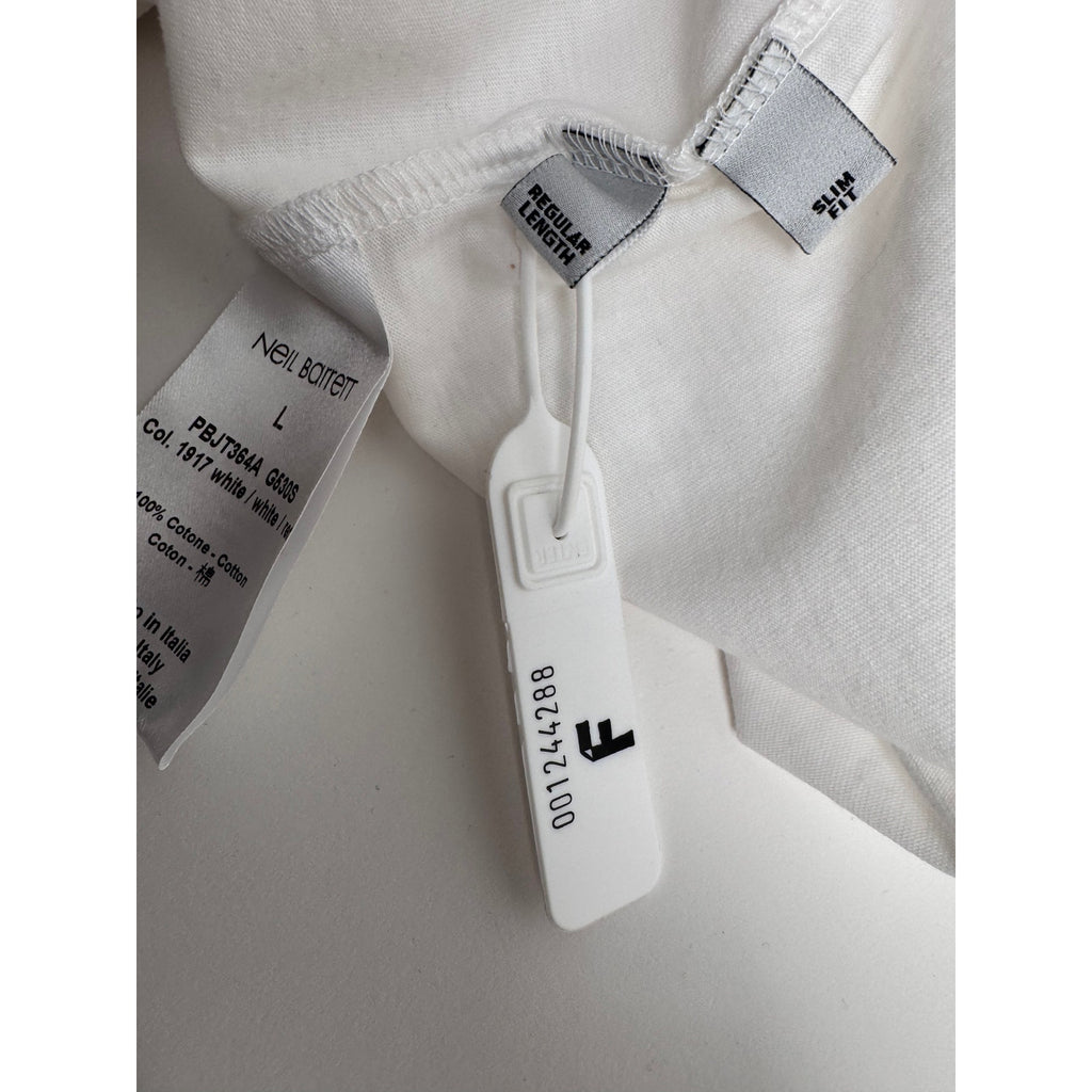 Men's Neil Barrett NWT White "A Kind Of Red" Graphic Short Sleeve T-Shirt Size L