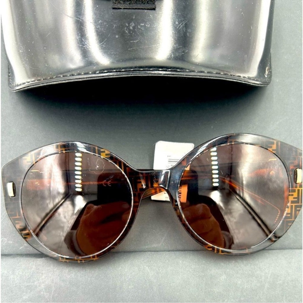 Women's Fendi tortoiseshell sunglasses
Made in Italy