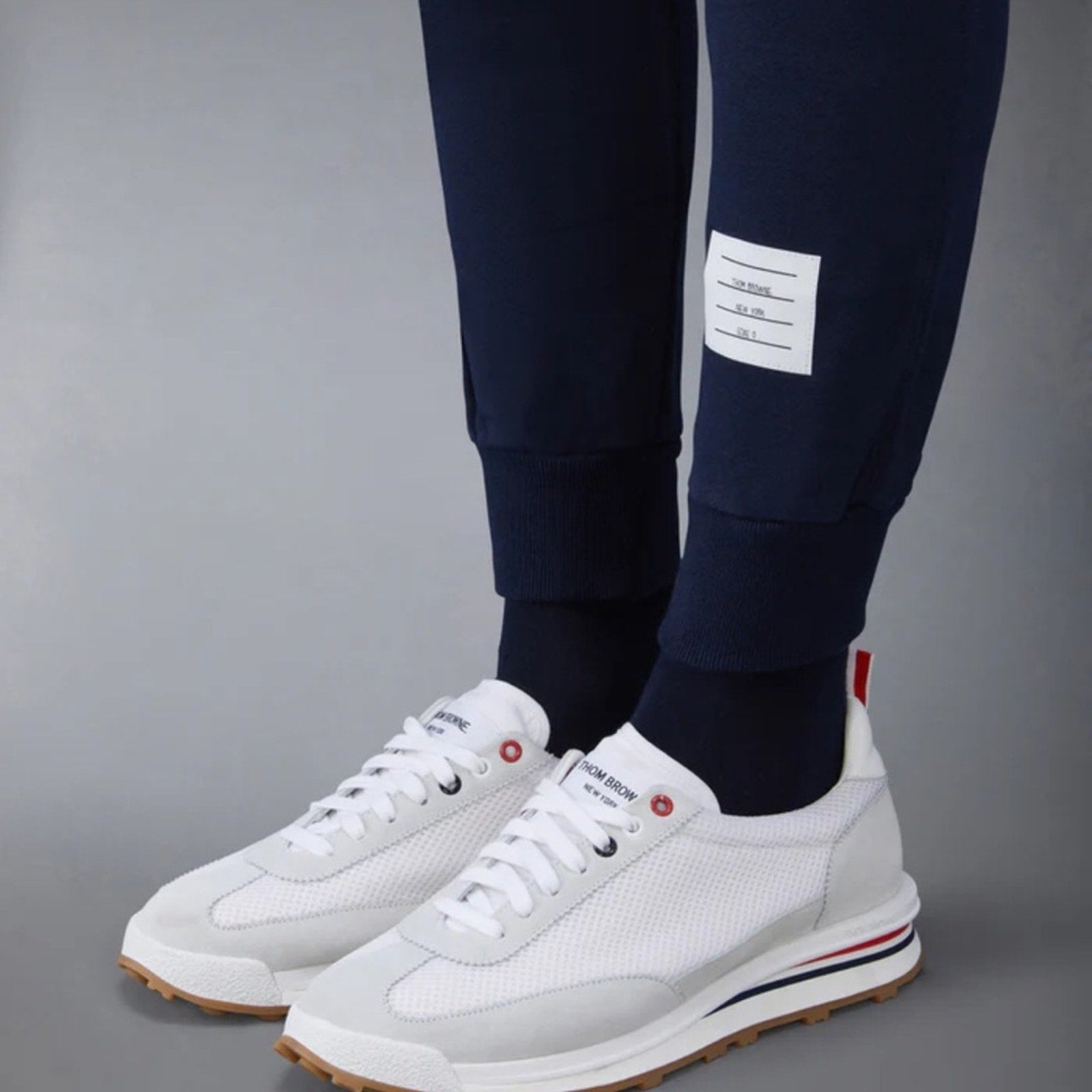 MEN’S THOM BROWNE
CLASSIC LOOPBACK 4-BAR SWEATPANTS
SIZE 3(L/XL) sizing on site