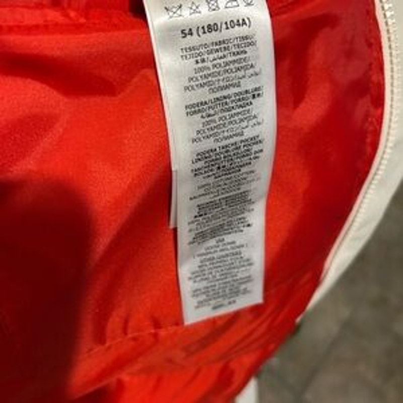 Men's Gucci, detachable sleeve puffer jacket size 54 made in Italy