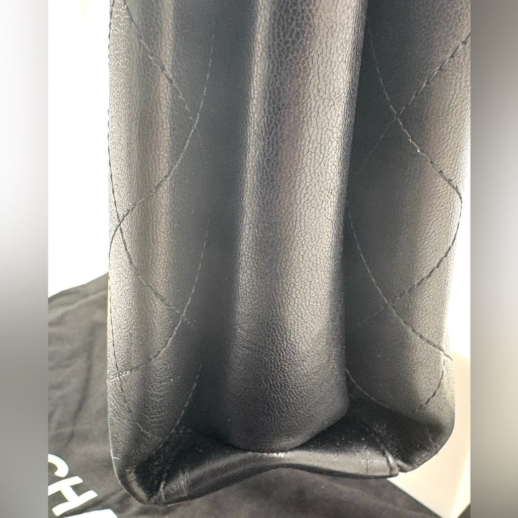 Chanel Coco Luxe with adjustable strap and gold hardware dual large pockets