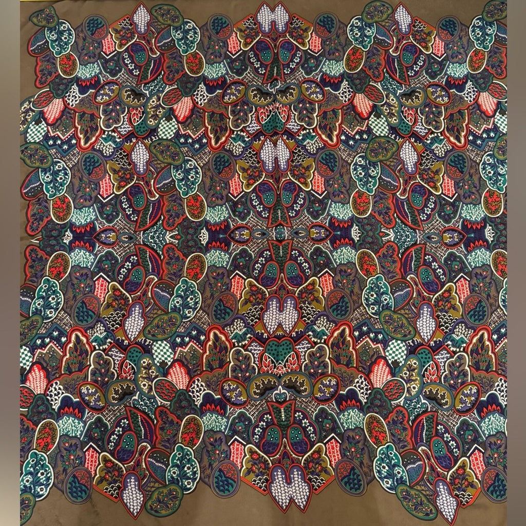 BOTEGA VENETA ENORMOUS 51” x 51”gorgeous silk Wrap/Cape/Sarong textured …