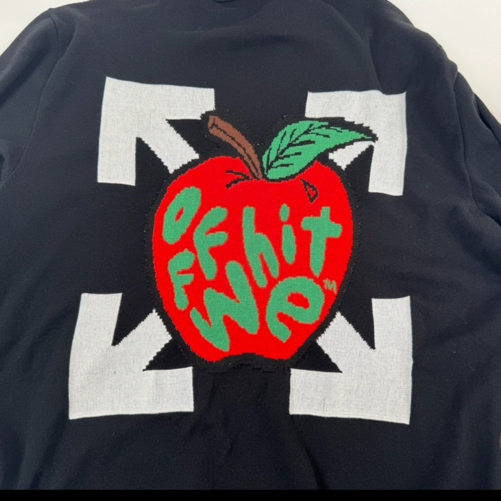 Men’s Off White x Virgil Abloh Collab NYC Big Apple
NOT sweatshirt/fine knitwear