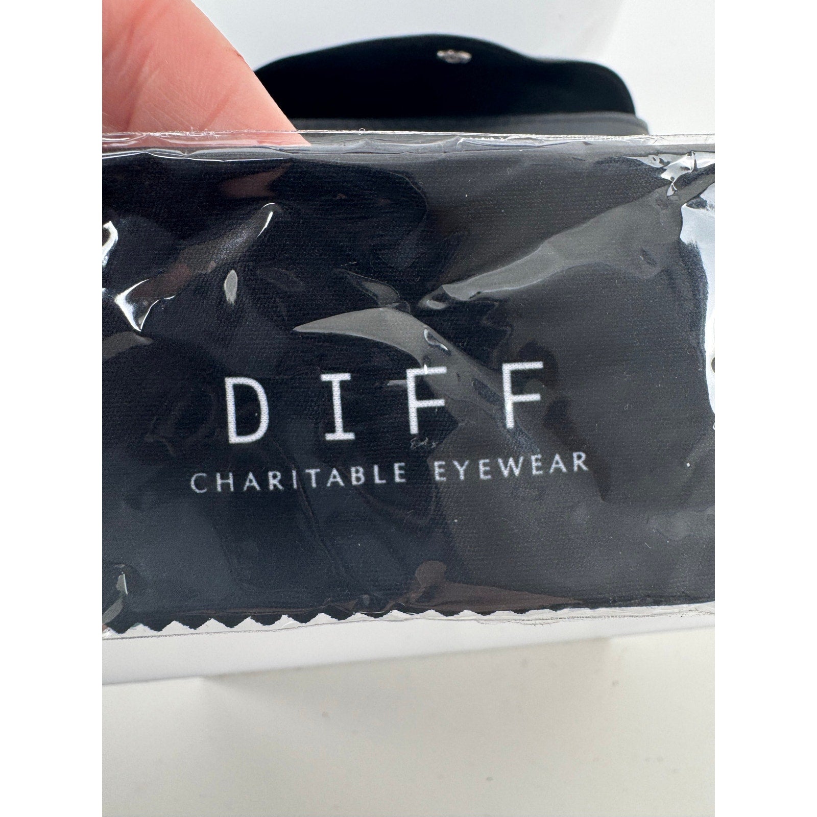 DIFF NWOT Pink & Gold Genevive Oversized Sunglasses With Case