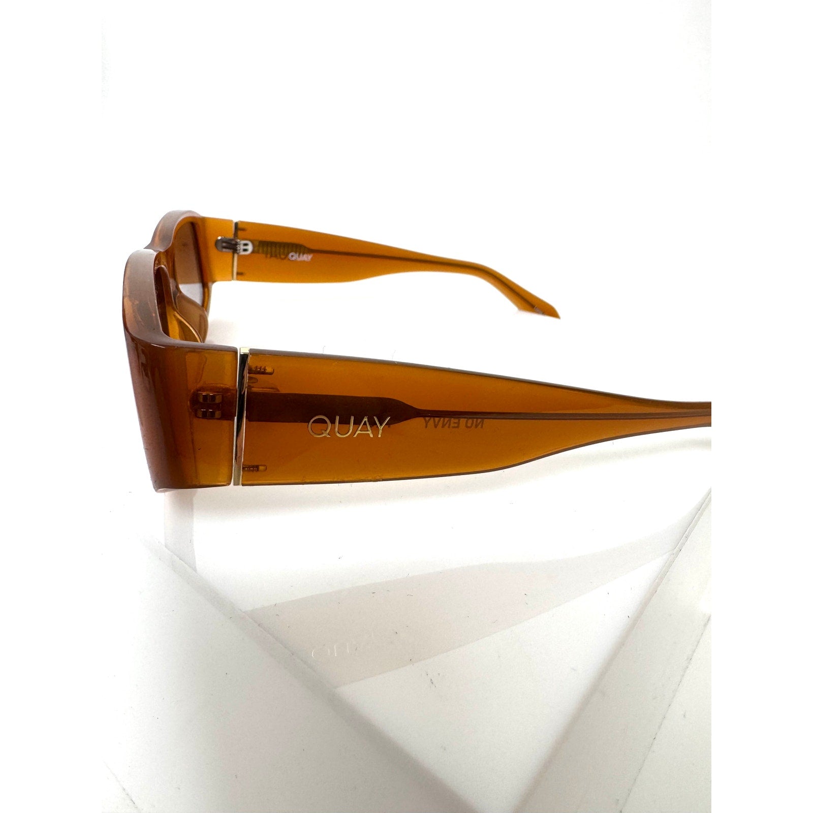 Quay NWOT No Envy Caramel Rectangular Sunglasses