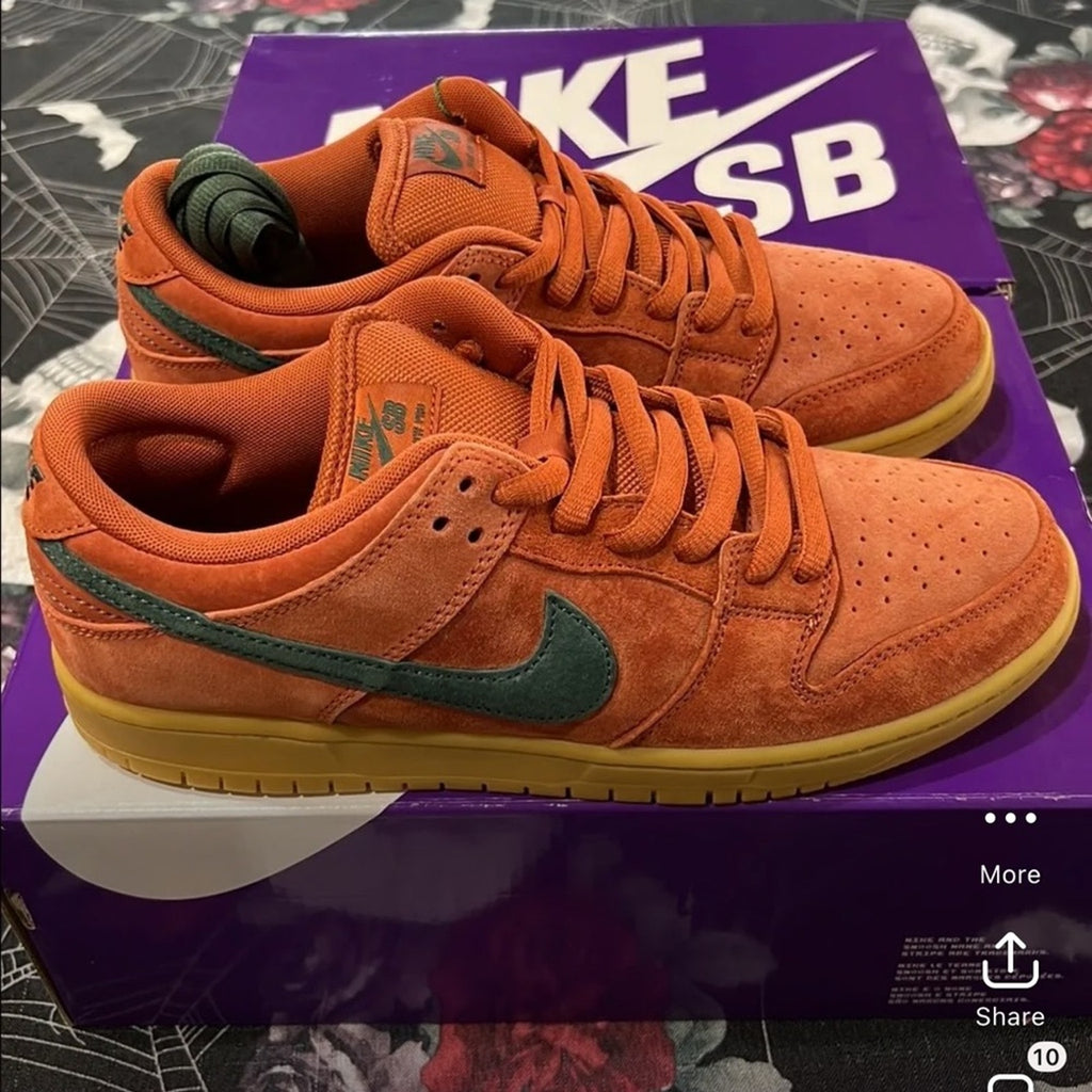 DS 2024 NIKE SB DUNK LOW
"BURNT SUNRISE" SKATE
SNEAKERS SHOES SIZE 8.5