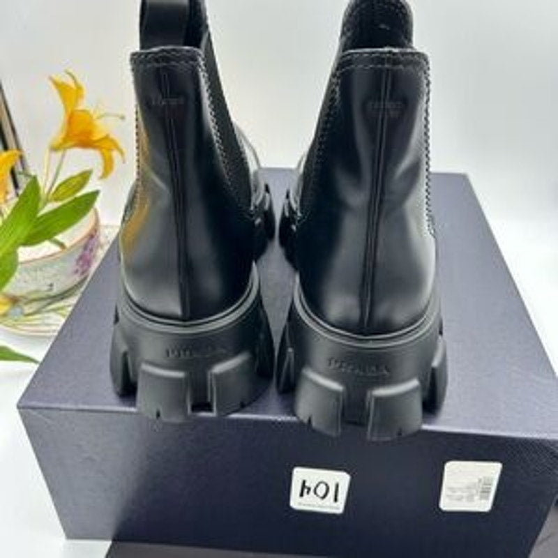 Men's Prada MONOLITH leather Chelsea boots size 11 made in Italy