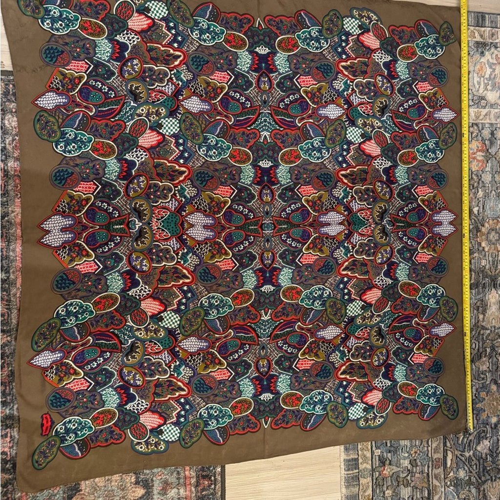 BOTEGA VENETA ENORMOUS 51” x 51”gorgeous silk Wrap/Cape/Sarong textured …