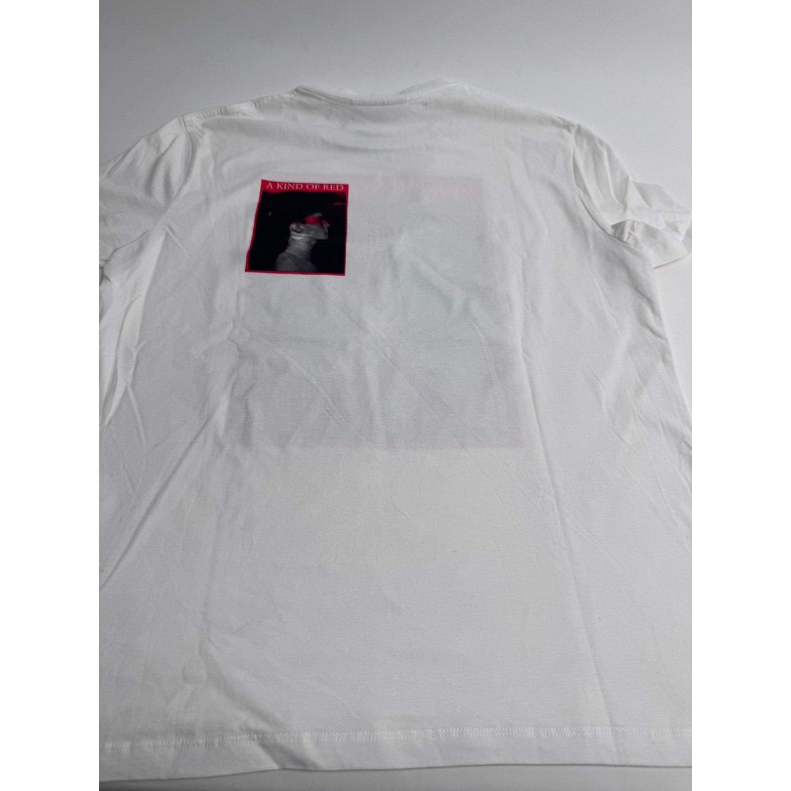 Men's Neil Barrett NWT White "A Kind Of Red" Graphic Short Sleeve T-Shirt Size L