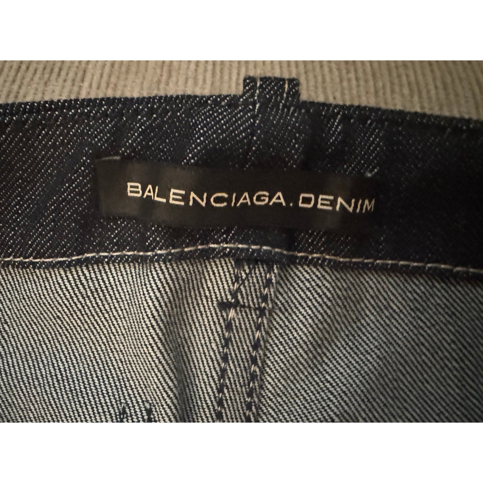 Balenciaga NWOT Dark Wash Wide Leg Flare Jeans – Size 27 – Made in Italy