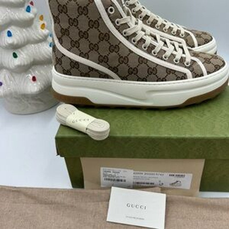 Men's Gucci tennis 1977 high top canvas sneakers size 9, made in Italy