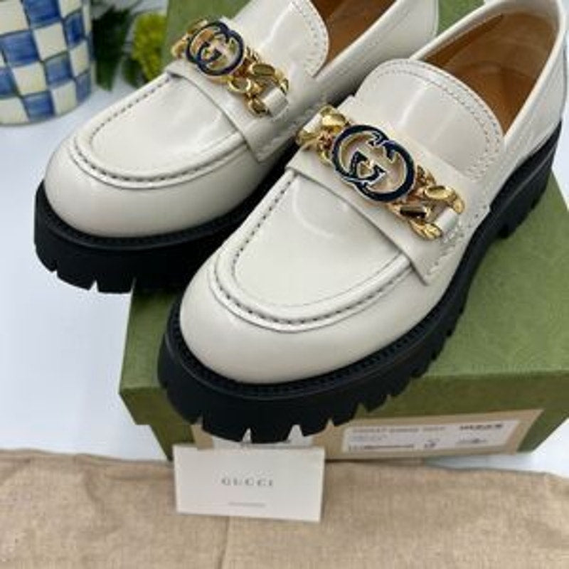 Women’s Gucci interlocking GG patent leather loafers size 37 made in Italy