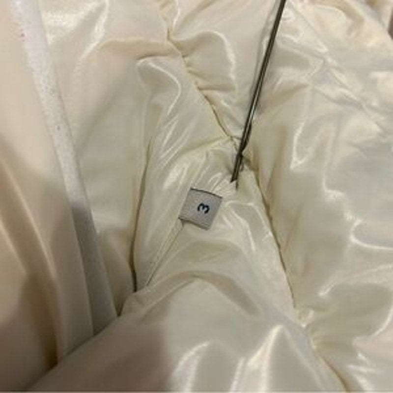 Women's Moncler White faux fur detachable hood down jacket size 3 NWT