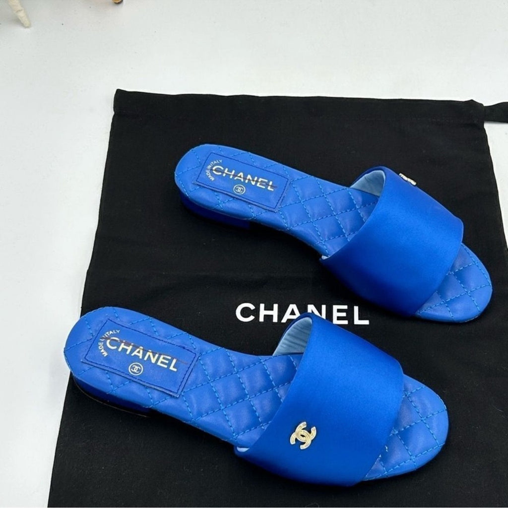Women's Chanel CC satin slide sandals size 36 
Made in Italy