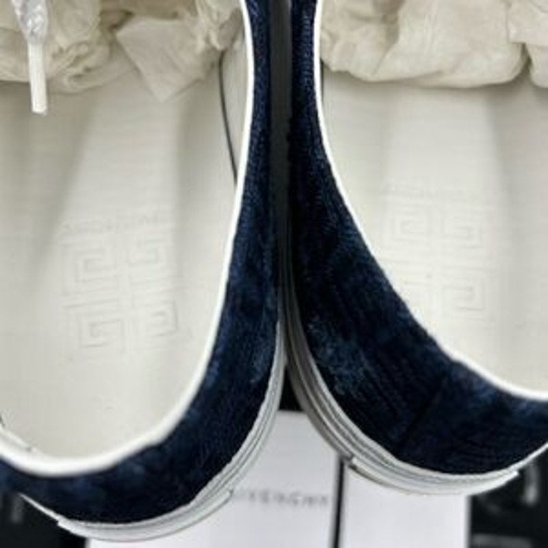 Men’s Givenchy four G navy distressed city sneakers size 43, made in Italy