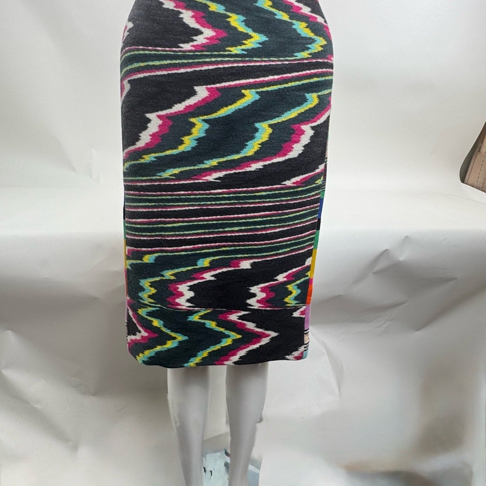 Missoni flame stitch set, cotton fabric top Size 10, Skirt Size 8 RUNS LARGE