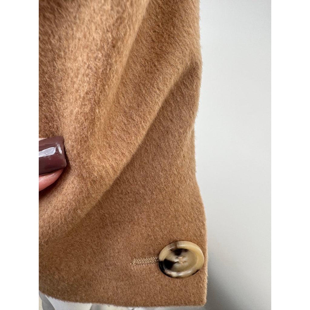 Max Mara Cashmere Notch Collar Blazer Jacket – Size 8 – Horn Toggle Closure