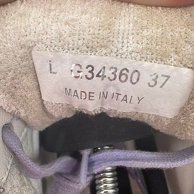 Chanel CC Logo Suede Runner Sneakers G34360 – Size 37 – Made in Italy