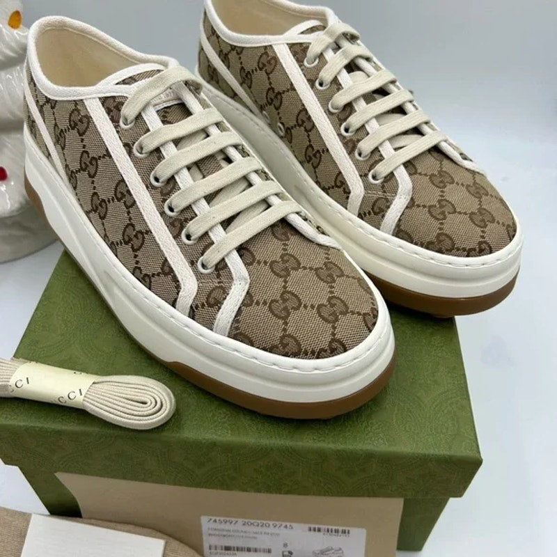 Men's Gucci GG canvas low top platform sneaker size 9, made in Italy