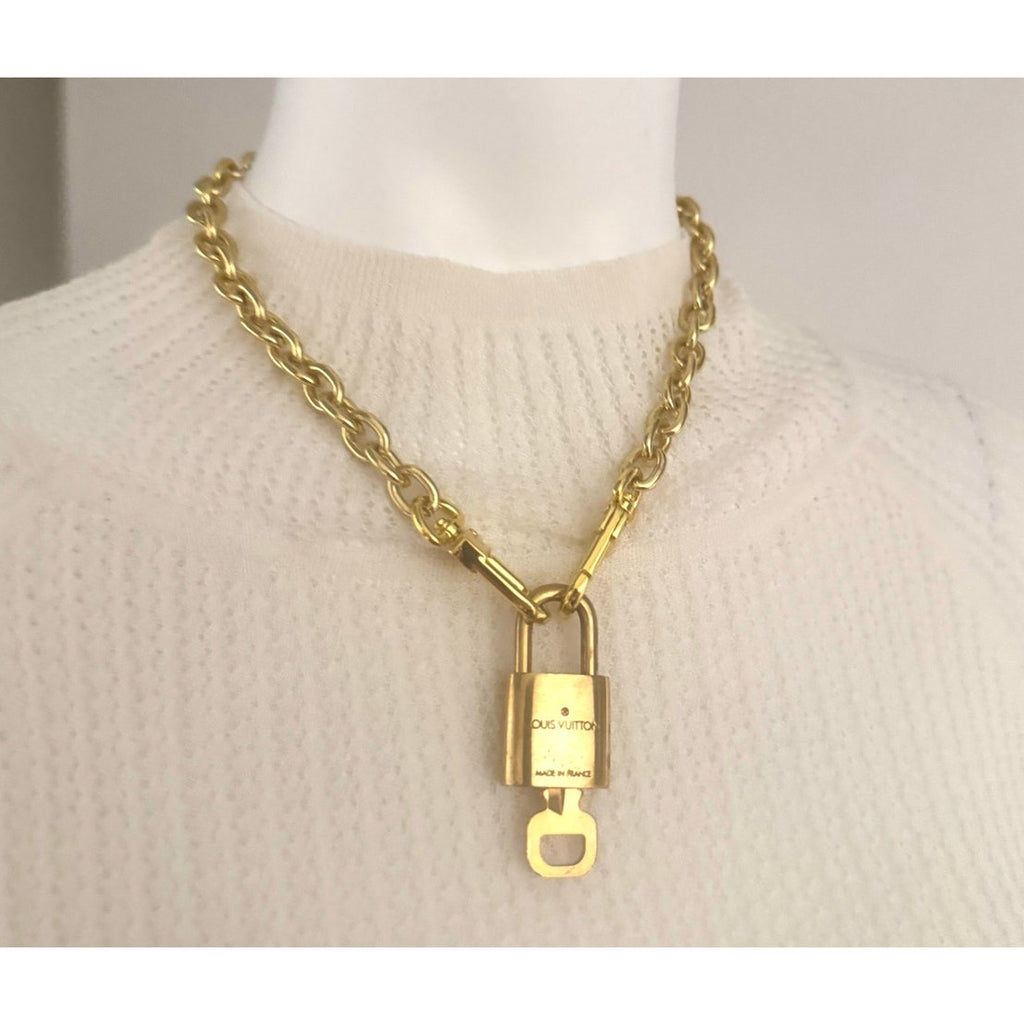 Louis Vuitton LV 319 Lock With Key Chain Necklace