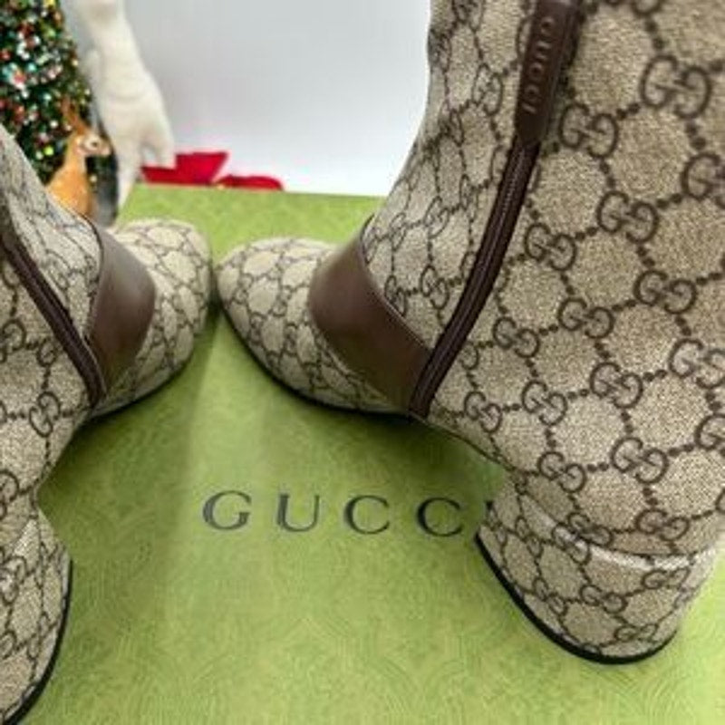Women’s Gucci, Blondie GG Supreme, leather ankle boots size 41.5 made in Italy
