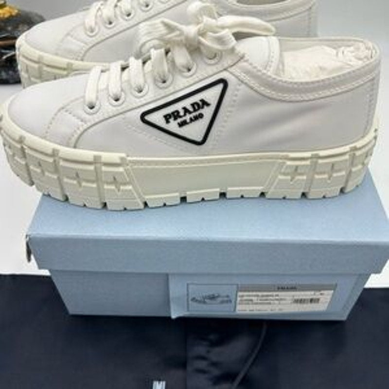 Women's Prada double wheel chunky low top sneakers size 40 made in Italy