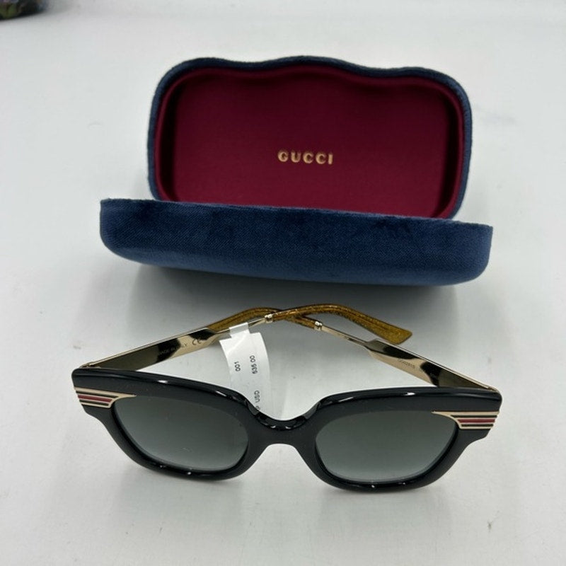 Gucci GG0281S – 001 black acetate frame sunglasses with gray lenses NWT