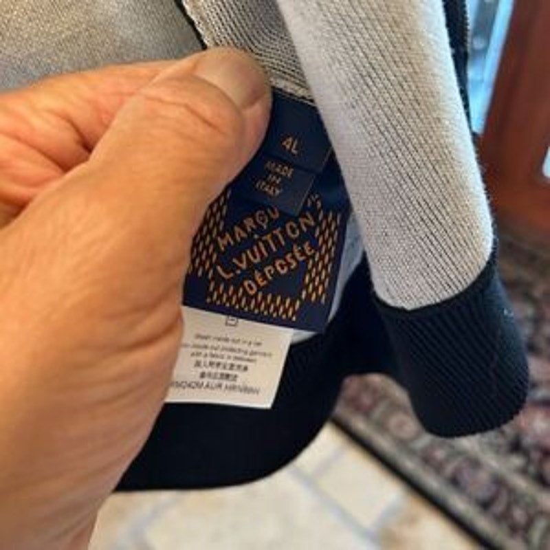 Men’s Louis Vuitton graphic intarsia zip front hoodie four XL limited edition