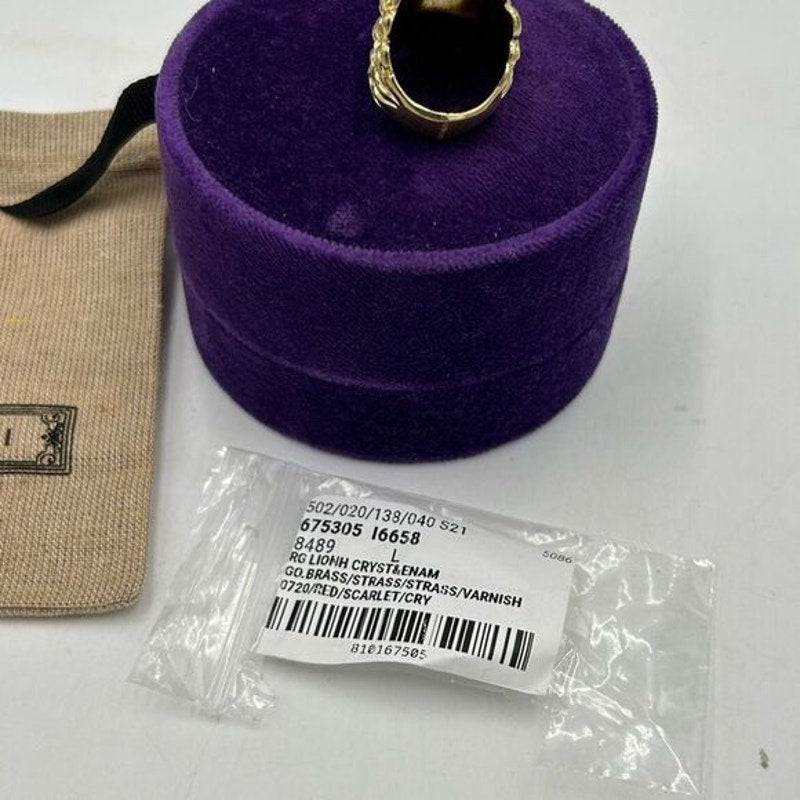 Unisex Gucci, iconic lion head ring size large/8.5 made in Italy