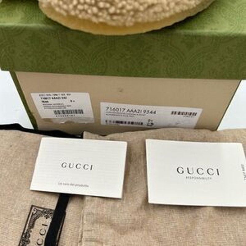 Men’s Gucci Horsebit ivory wool  loafers size 9.5 made in Italy.