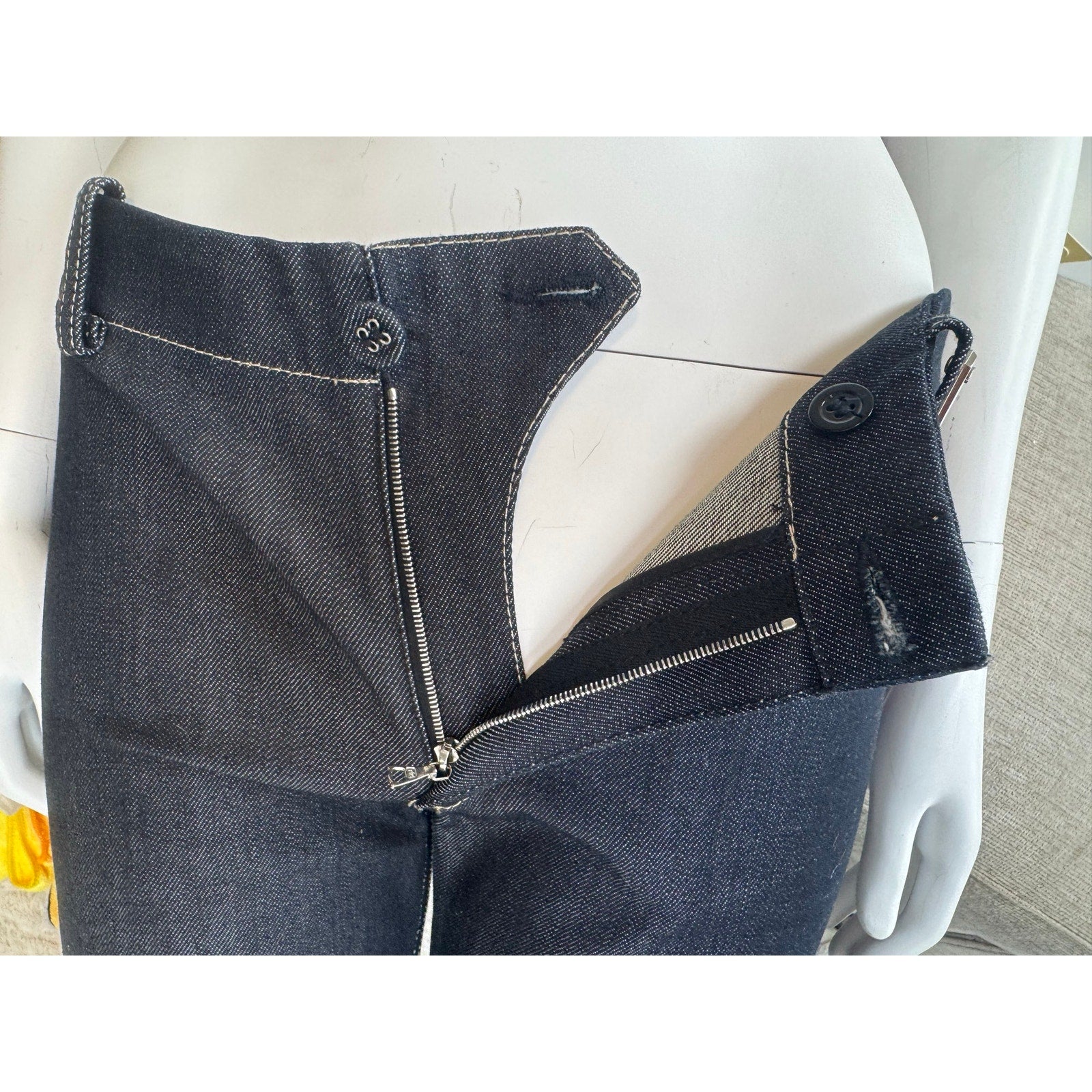 Balenciaga NWOT Dark Wash Wide Leg Flare Jeans – Size 27 – Made in Italy
