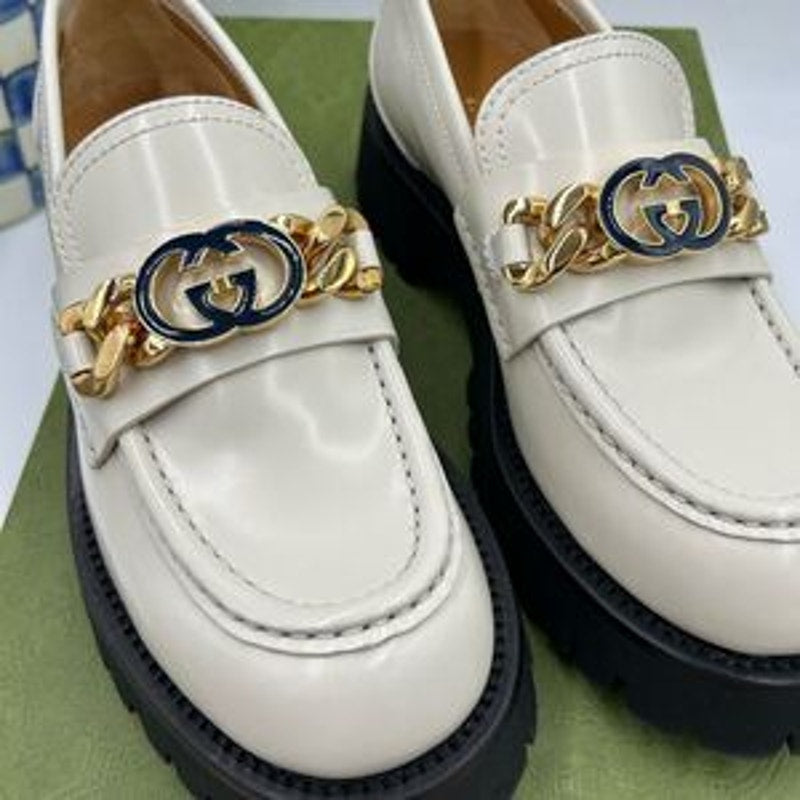 Women’s Gucci interlocking GG patent leather loafers size 37 made in Italy