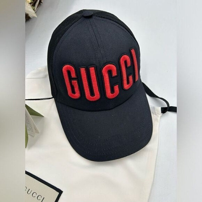 Unisex Gucci embroidered baseball cap size extra small adjustable made in Italy