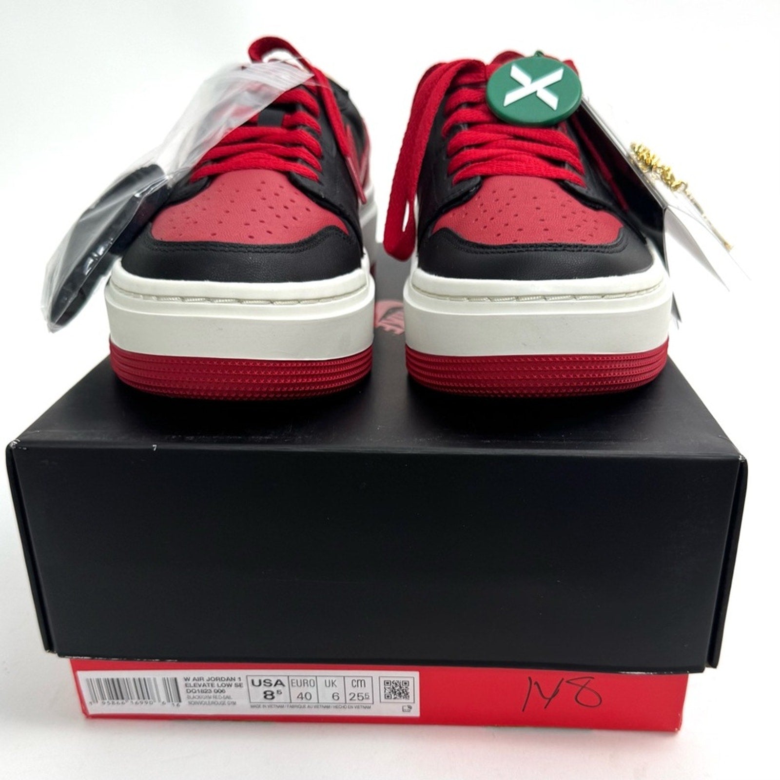 DS JORDAN 1 ELEVATE LOW SE WOMENS SIZE 8.5-
OG ALL. GOLD CHAIN WITH JORDAN/LACES