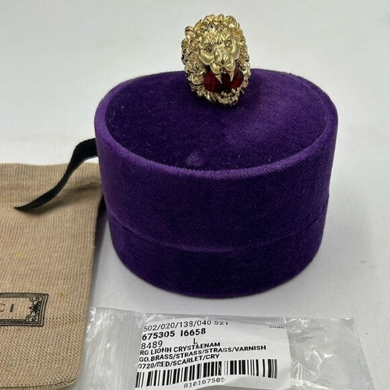 Unisex Gucci, iconic lion head ring size large/8.5 made in Italy