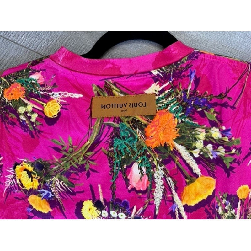 Unisex Louis Vuitton Embroidered Pink Floral T-Shirt Size Large