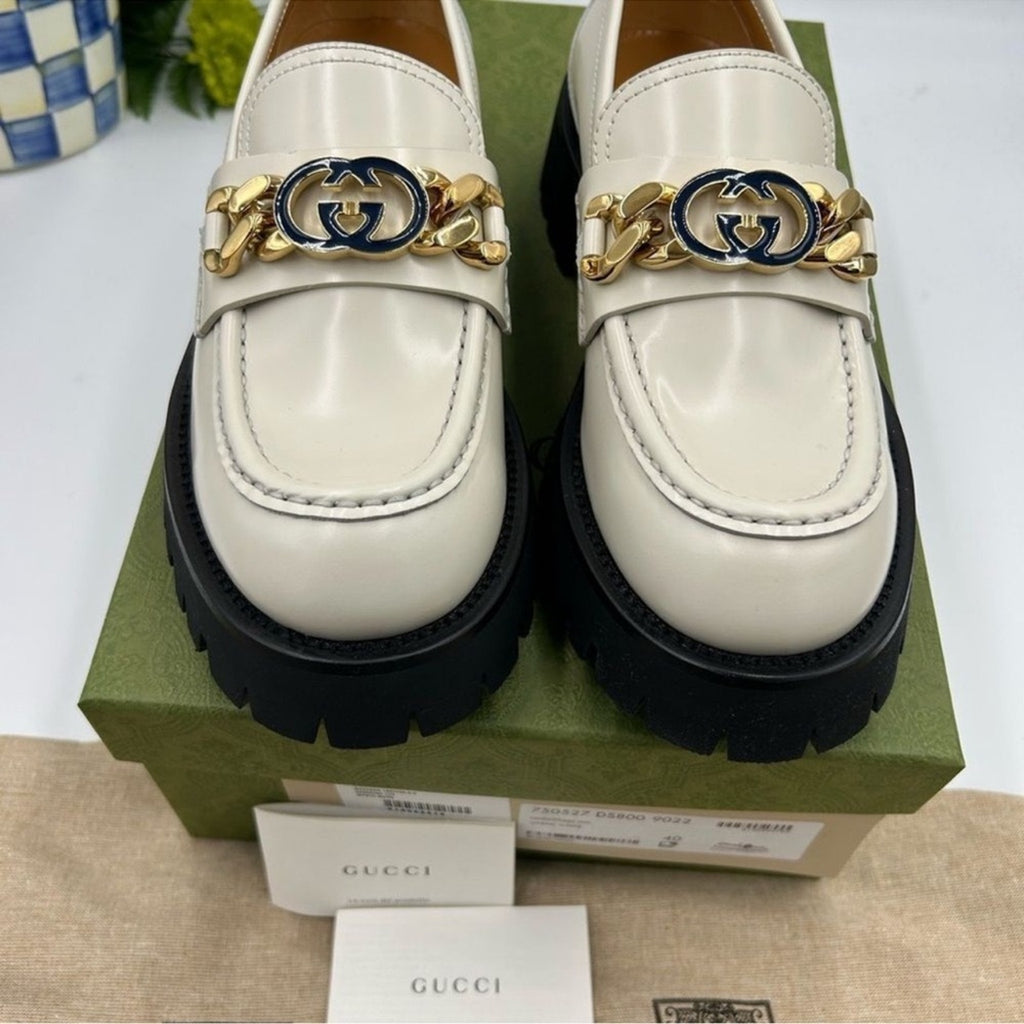 Women's Gucci interlocking GG patent leather loafers Size 40 
Made in Italy