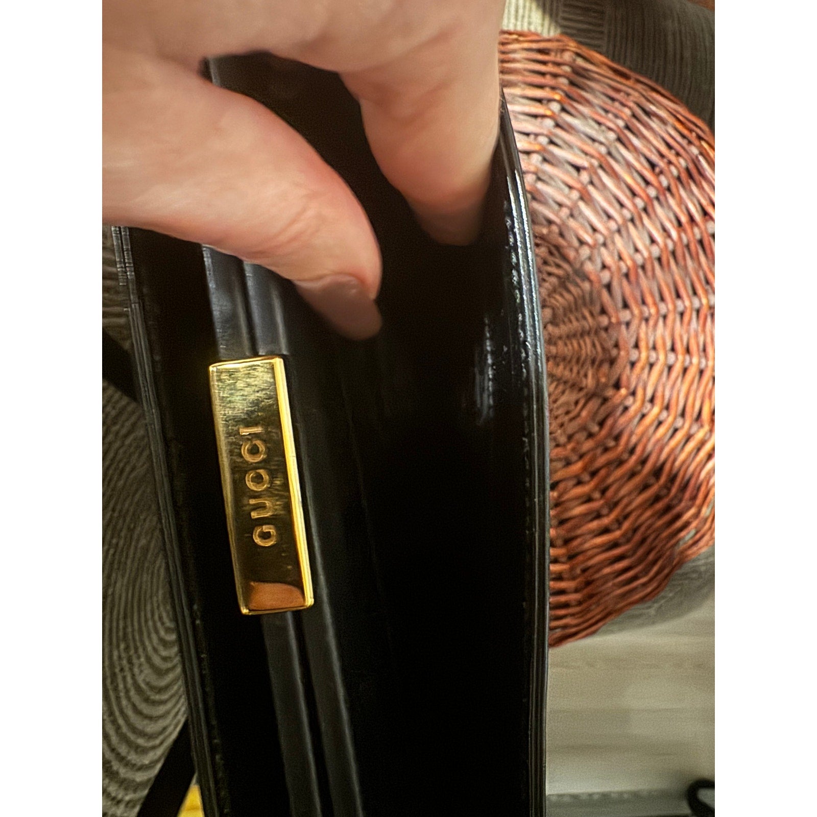 Gucci Vintage Black Leather Structured Kiss Lock Shoulder Bag