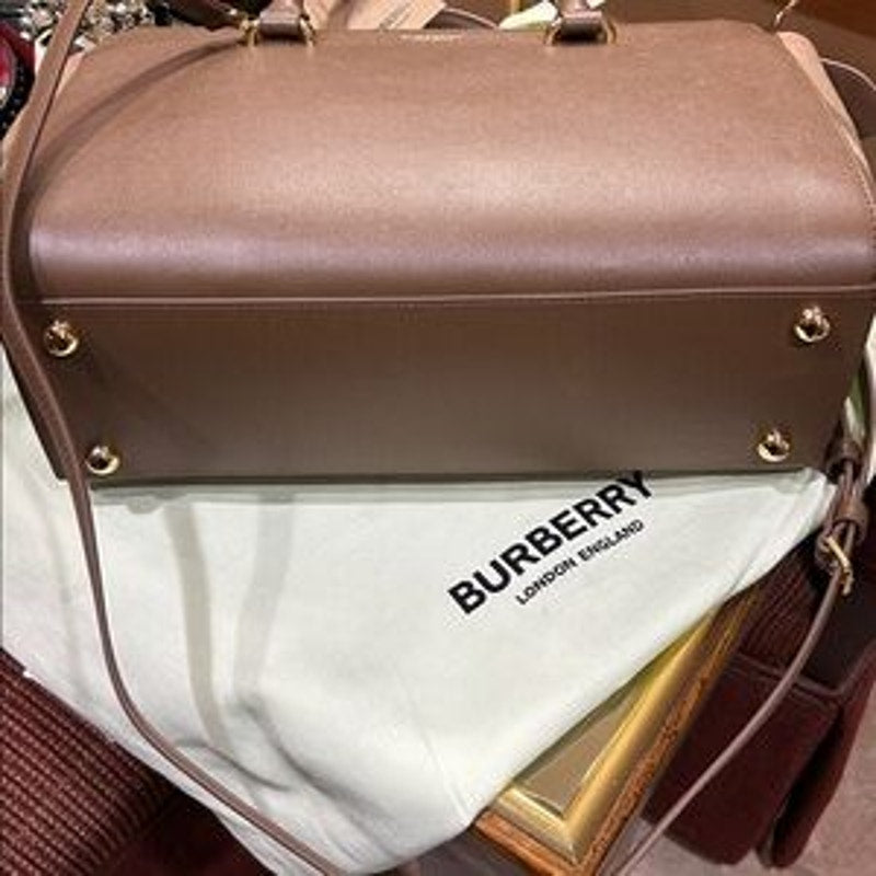 Burberry women's Banwell, leather and canvas shoulder Bag made in Italy NWT