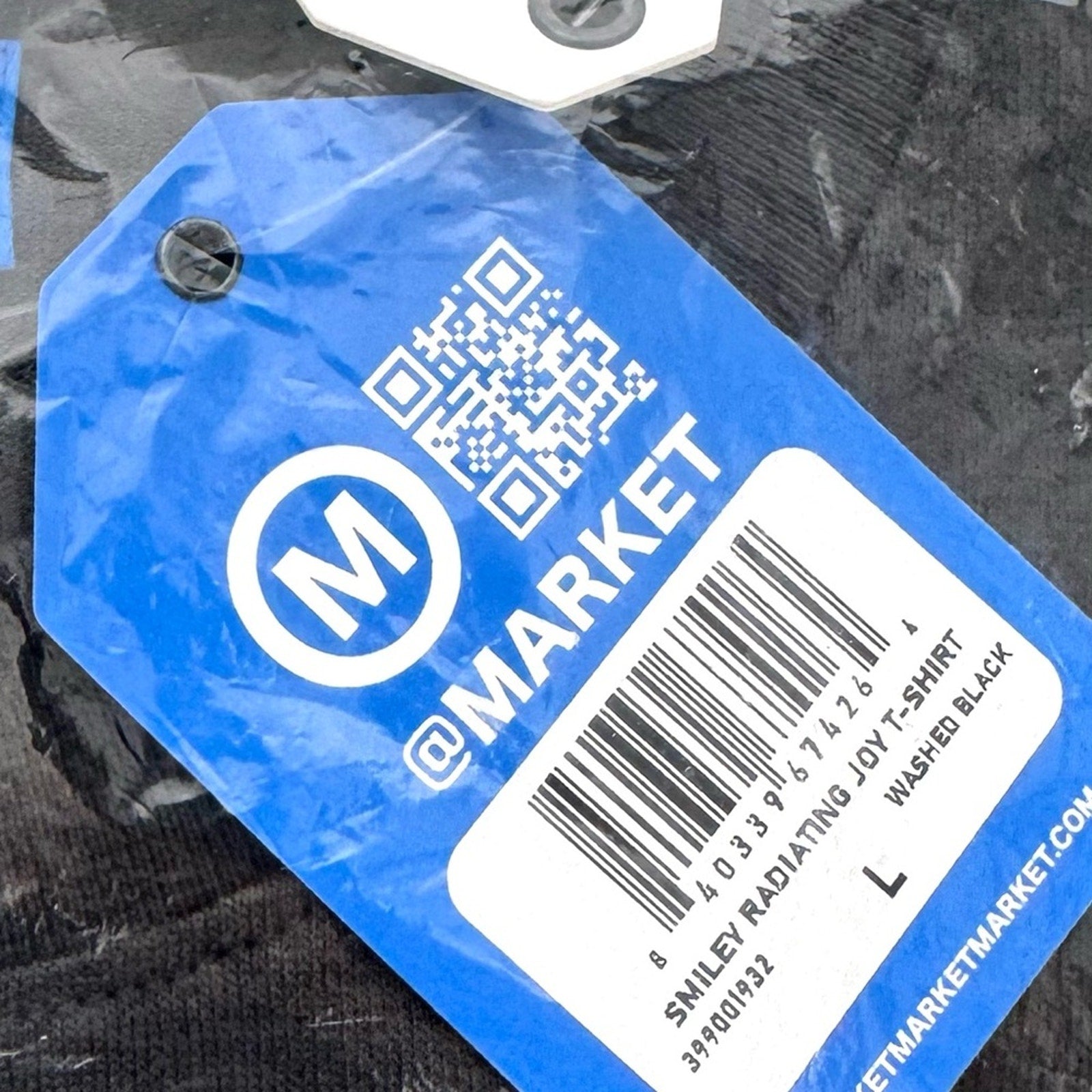 Market smiley, radiating joy, T-shirt, size large new in the bag