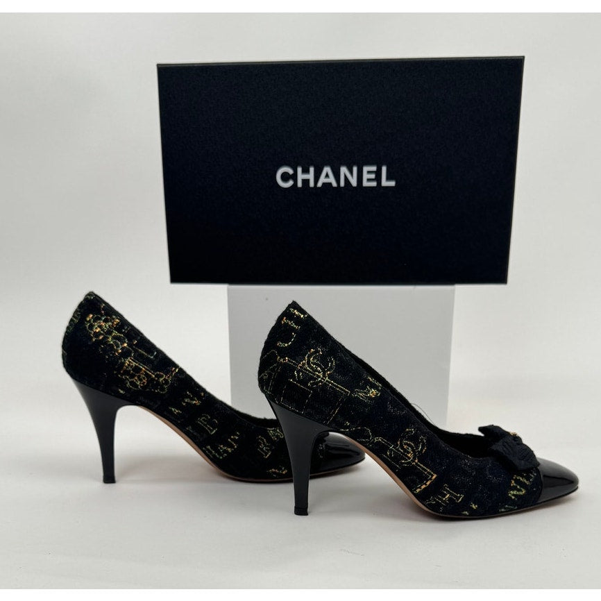 Chanel Black Boucle Cap-Toe Pumps Heels with Gold CC Logo Bow Detail Size 8