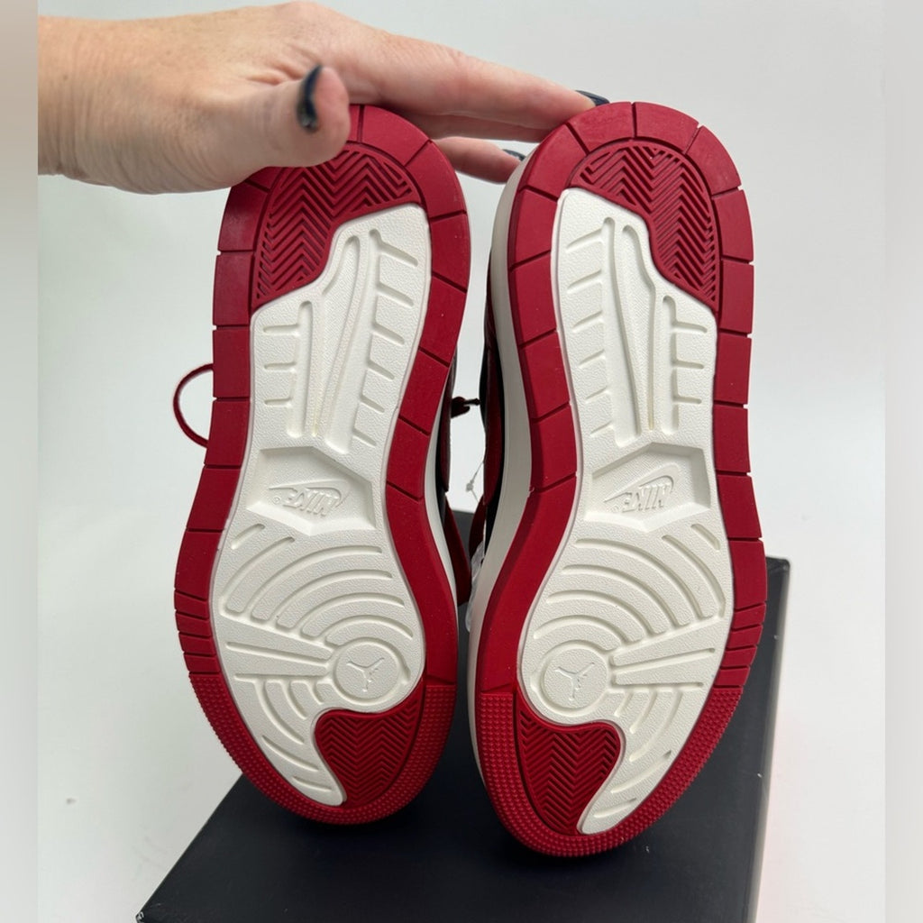 DS JORDAN 1 ELEVATE LOW SE WOMENS SIZE 8.5-
OG ALL. GOLD CHAIN WITH JORDAN/LACES